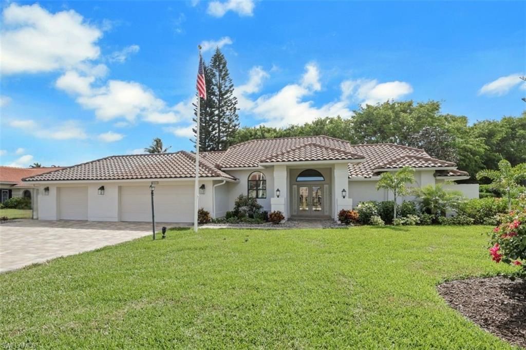 1325 Kings Way, Naples, FL 34104 Main Photo