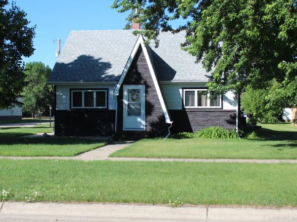 222 Washington Avenue, Hatton, ND 58240