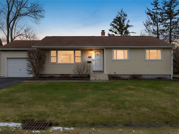 221 7th Street, Liverpool, NY 13088