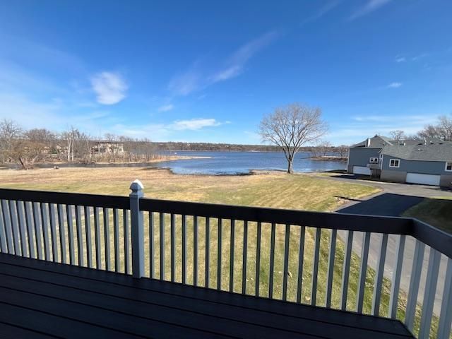 527 Mariner Drive, Bayport, MN 55003