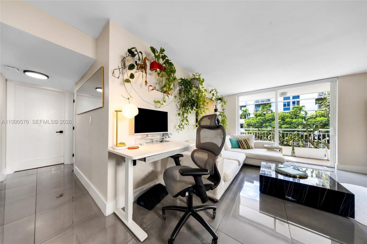 1665 Bay Rd , Unit 221, Miami Beach, FL 33139 Photo