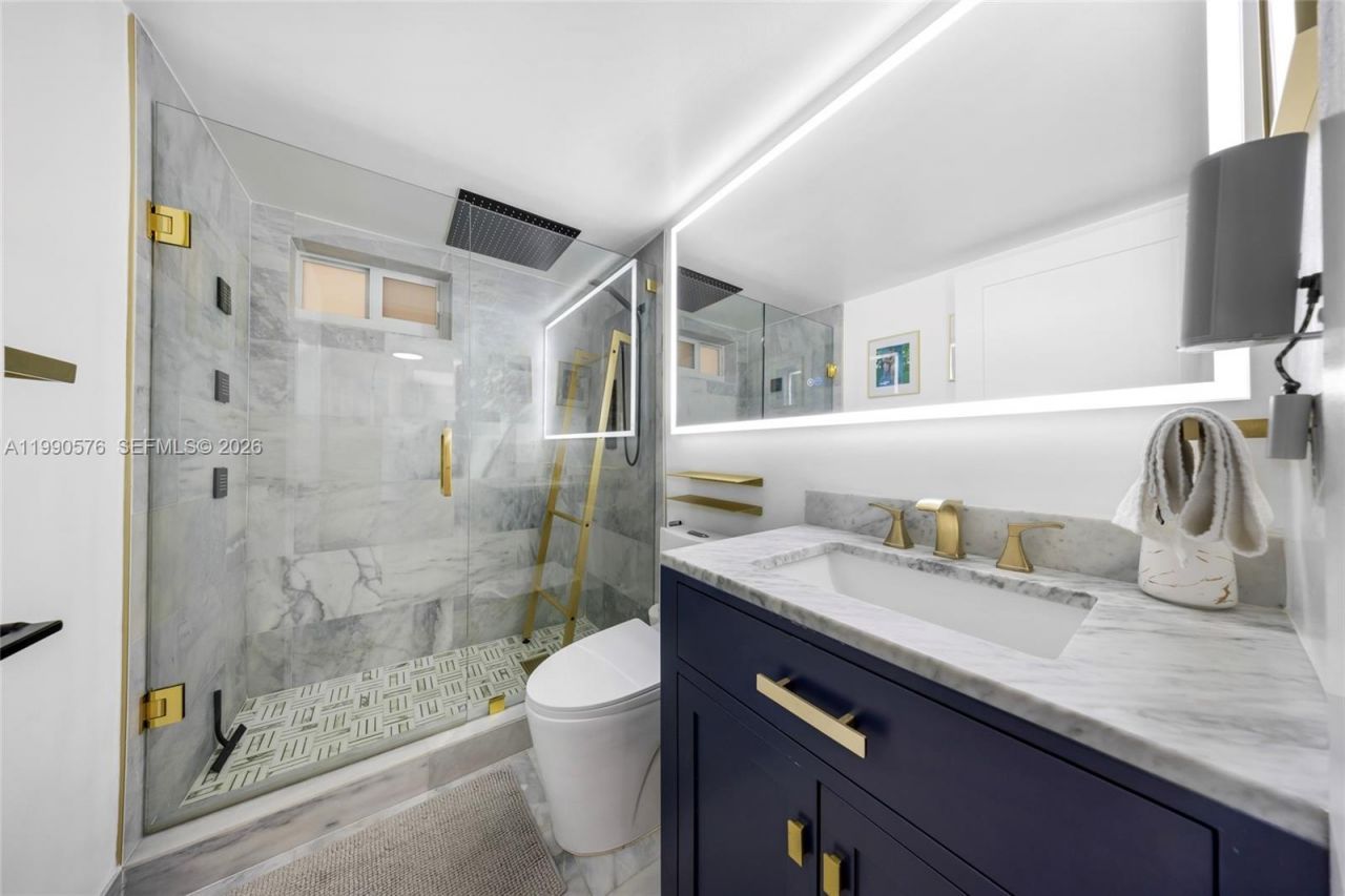 1665 Bay Rd, Unit 221, Miami Beach, FL 33139 Photo