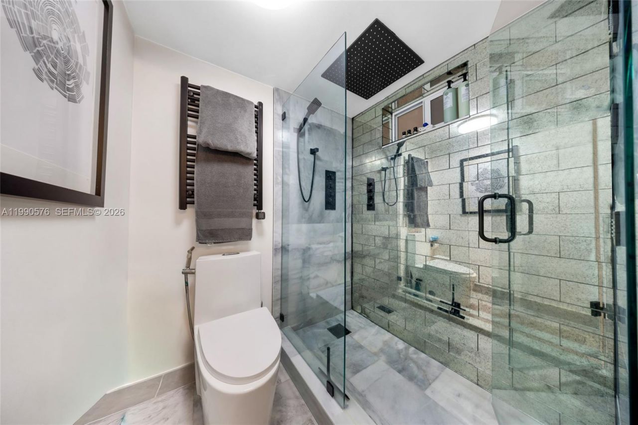 1665 Bay Rd , Unit 221, Miami Beach, FL 33139 Photo