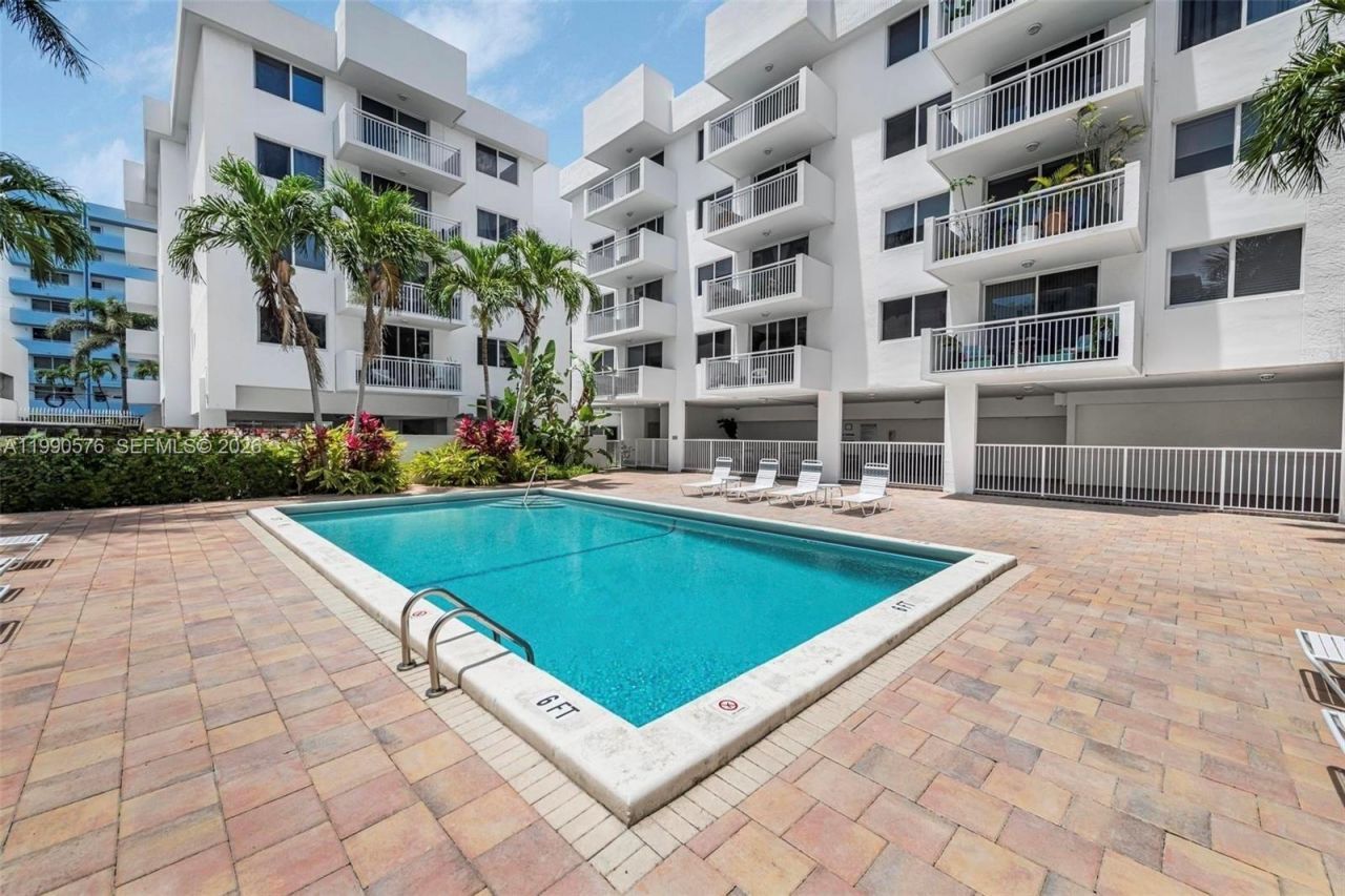 1665 Bay Rd , Unit 221, Miami Beach, FL 33139 Photo