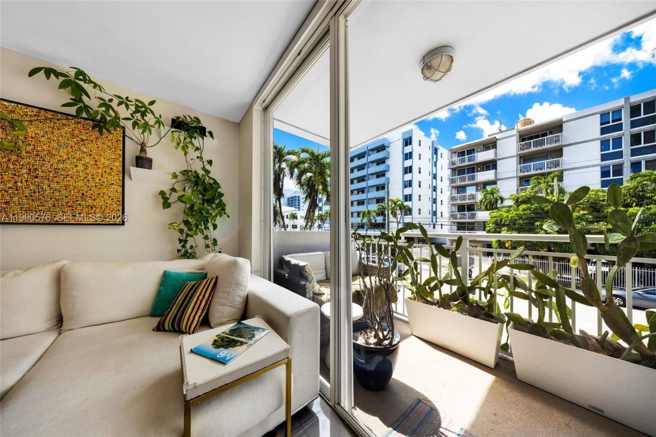 1665 Bay Rd, Unit 221, Miami Beach, FL 33139 Photo