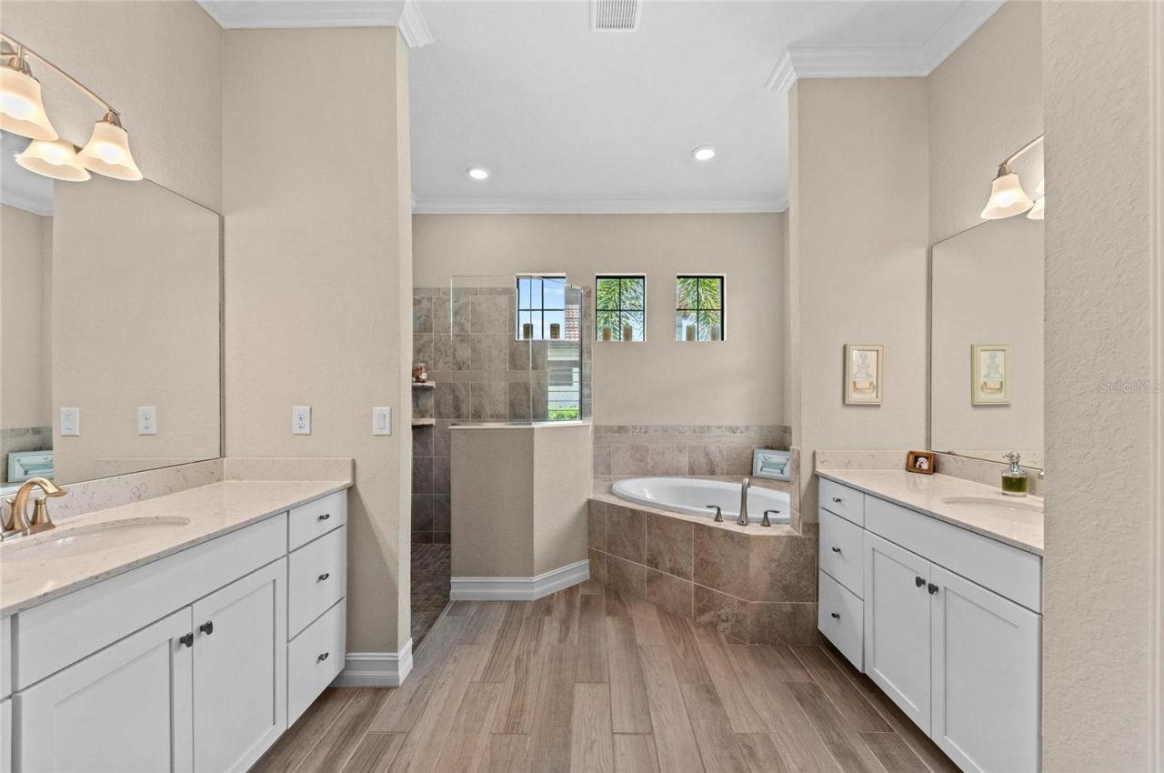 10832 Whisk Fern Drive, Venice, FL 34293 Photo