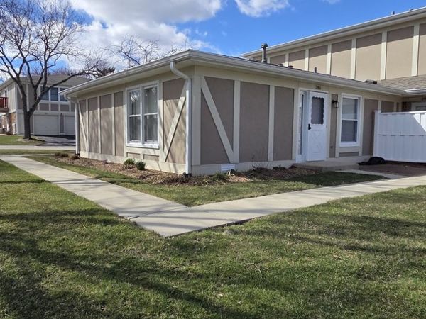 286 Nantucket Harbor , Unit 286, Schaumburg, IL 60193