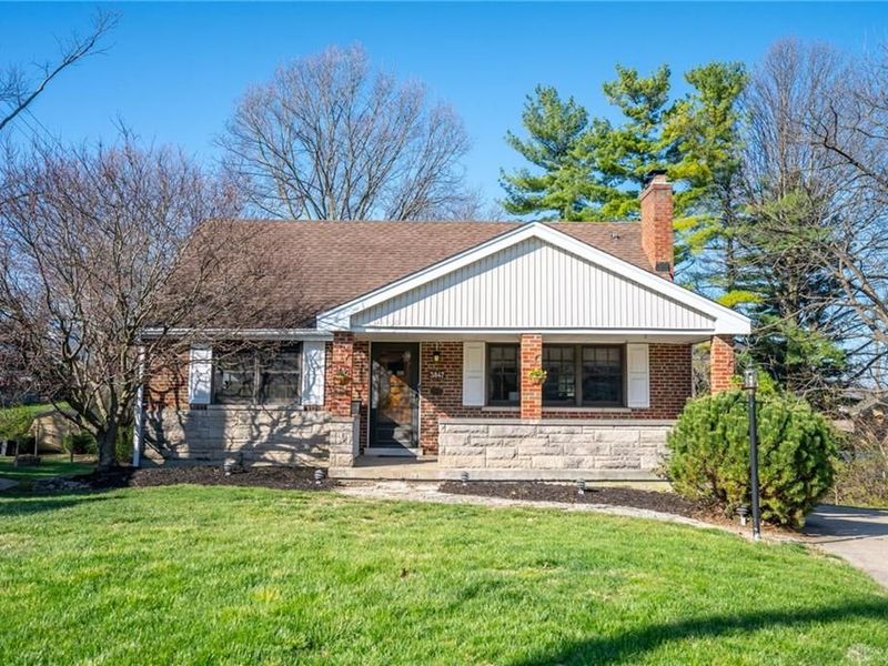 3847 Maywood Court, Cincinnati, OH 45211 Photo 2