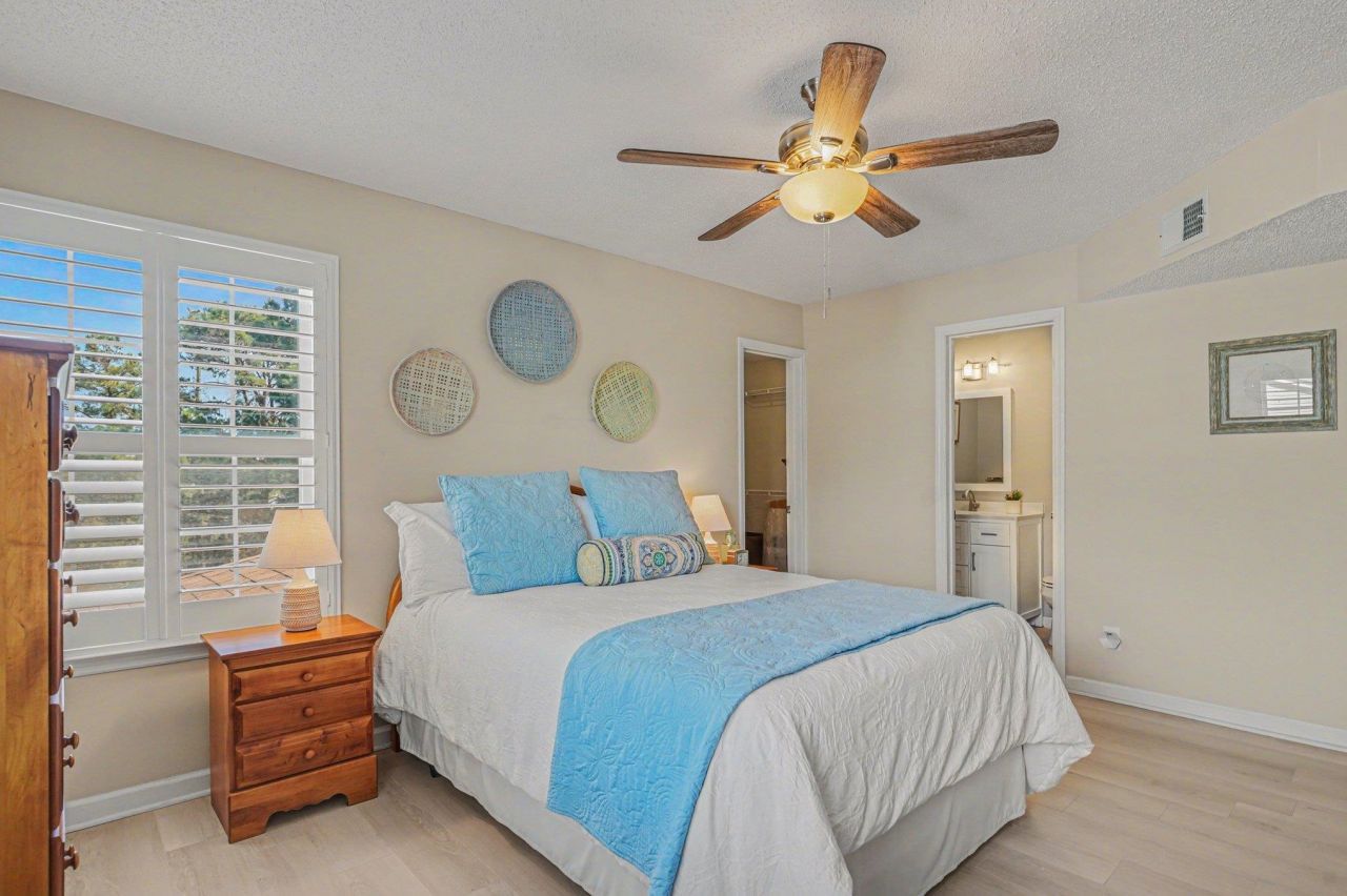 140-i Spanish Oak Ct.  Photo 14