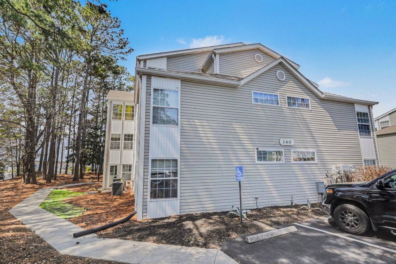 140-i Spanish Oak Ct.  Photo 24