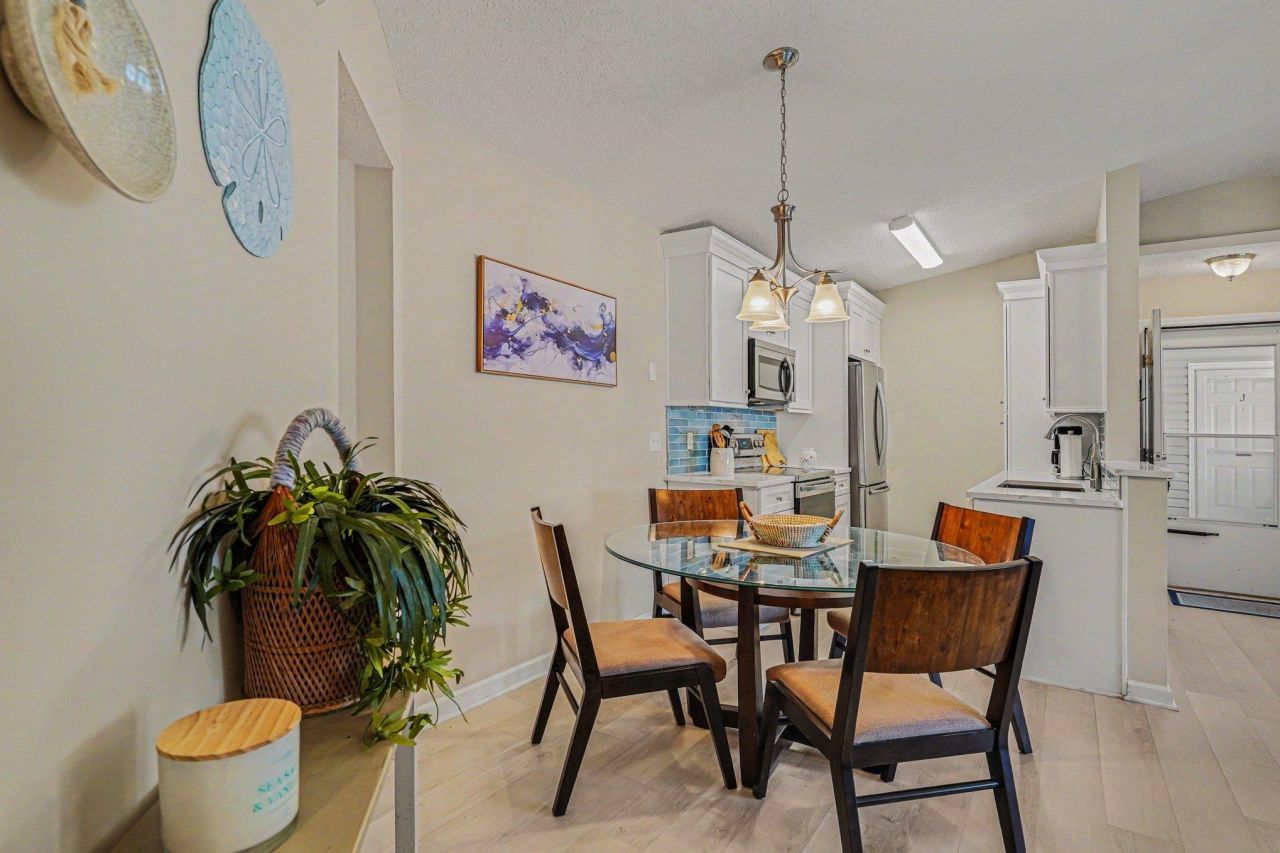 140-i Spanish Oak Ct.  Photo 6