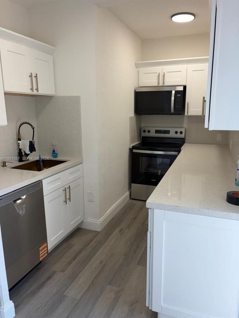 248 SW 18th Ct , Miami, FL 33135 Photo