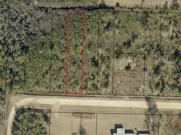 11711 Magnolia Street, Fountain, FL 32438