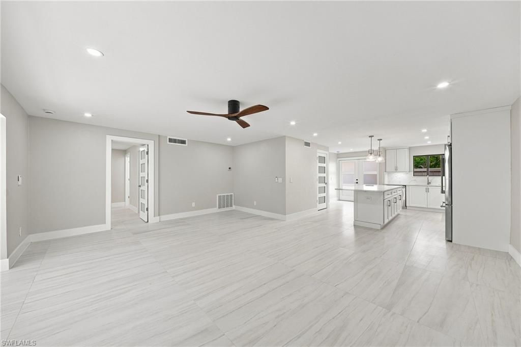 990 8th St S, Unit 1C, Naples, FL 34102 Photo