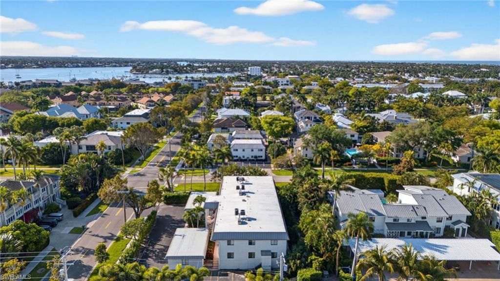 990 8th St S, Unit 1C, Naples, FL 34102 Photo