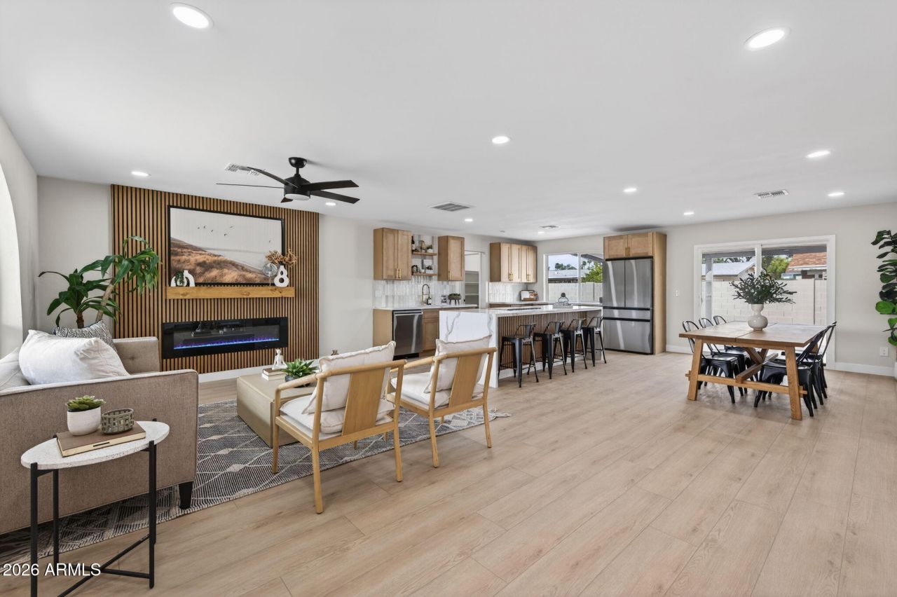 902 E 10th Place, Mesa, AZ 85203 Main Photo