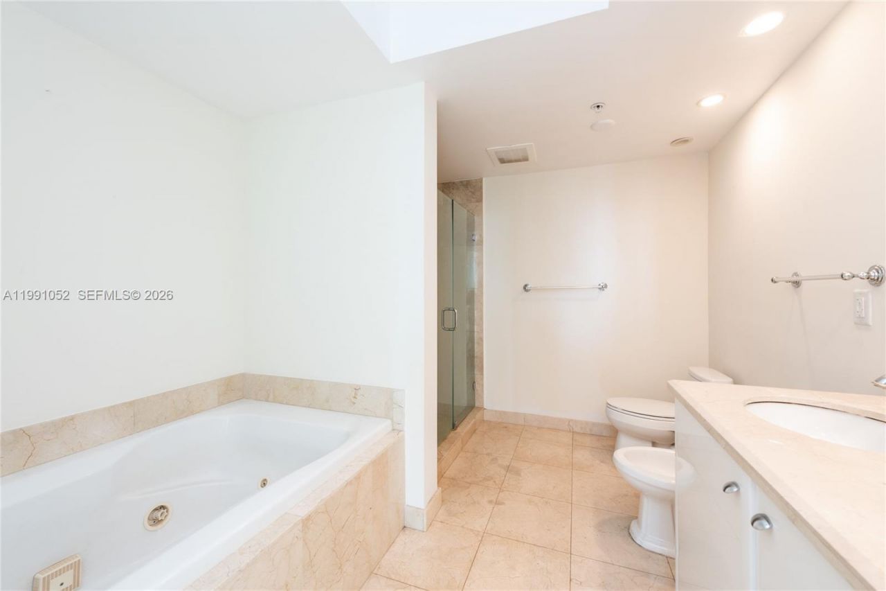 19400 Turnberry Way, Unit 1621, Aventura, FL 33180 Photo