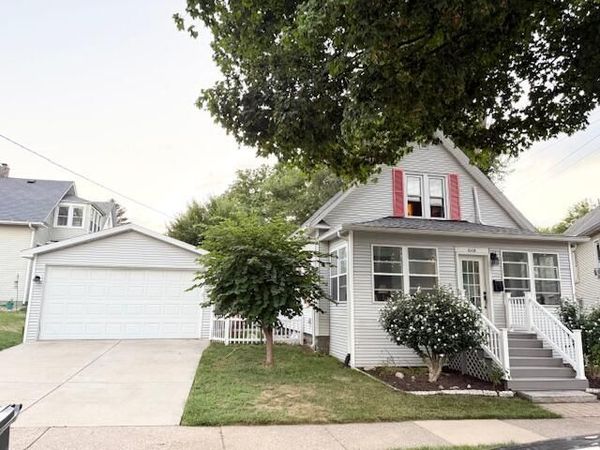 1008 Wayne Street, St. Joseph, MI 49085