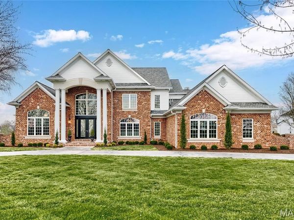 248 Camelot Drive , Weldon Spring, MO 63304