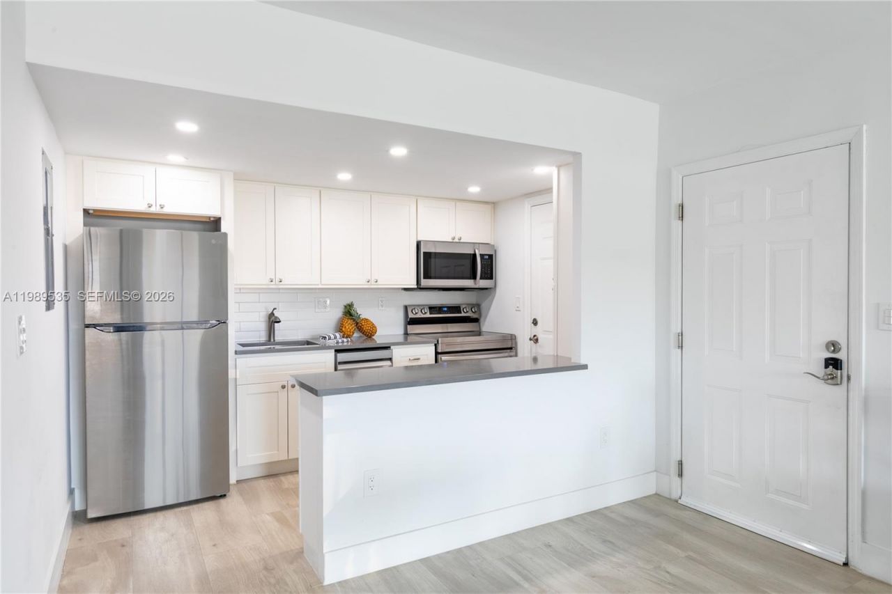 290 Sunrise Dr, Unit 3-F, Key Biscayne, FL 33149 Photo