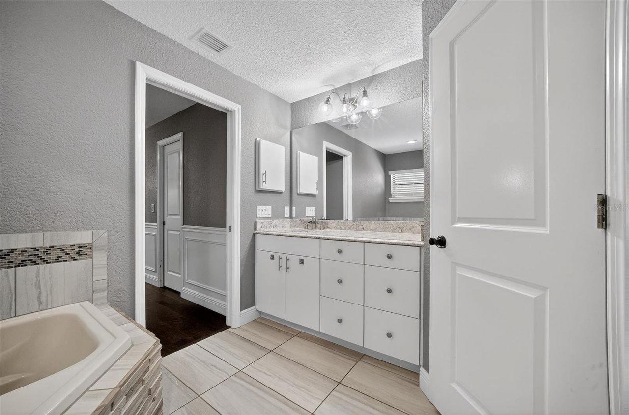 1324 Otters View Court, Fruitland Park, FL 34731 Photo