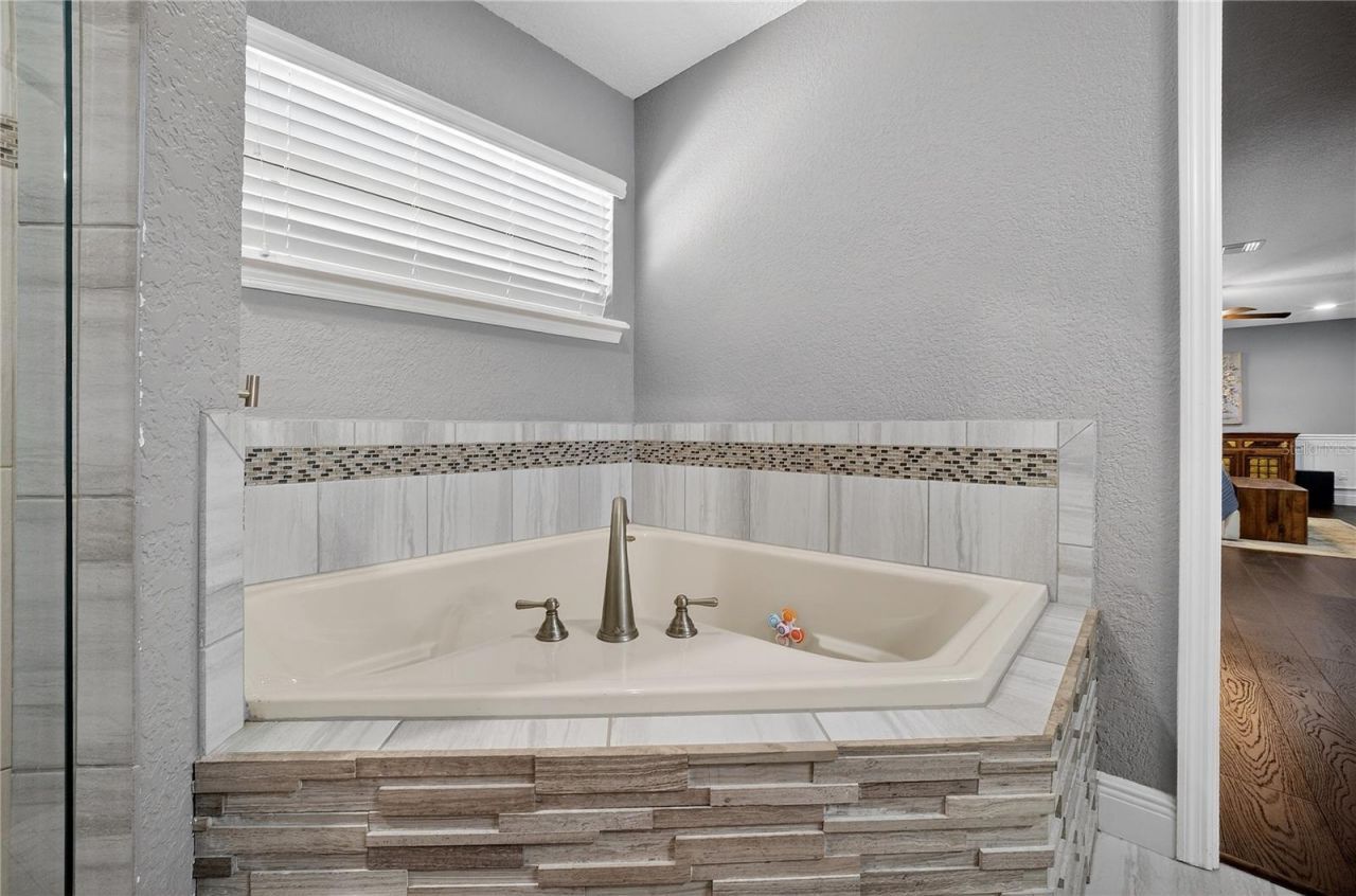 1324 Otters View Court, Fruitland Park, FL 34731 Photo