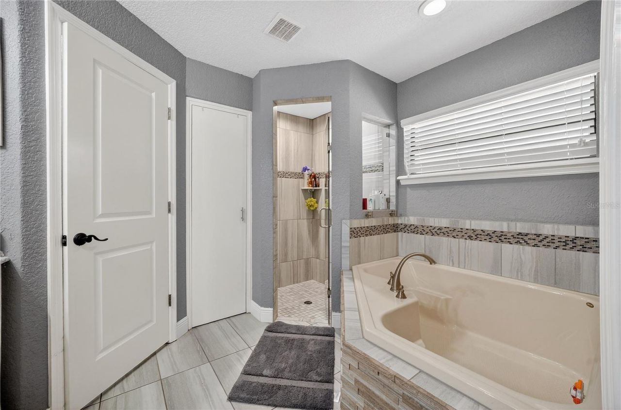 1324 Otters View Court, Fruitland Park, FL 34731 Photo