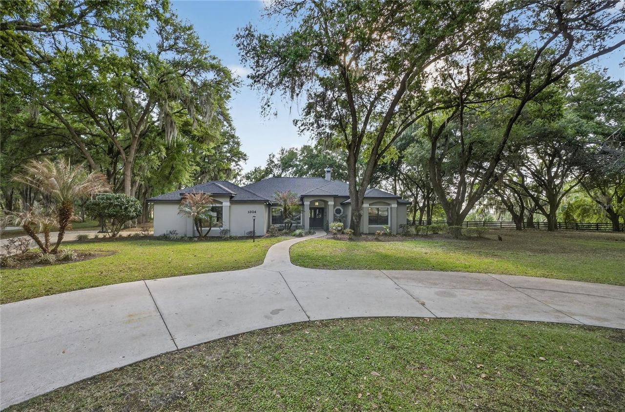 1324 Otters View Court , Fruitland Park, FL 34731