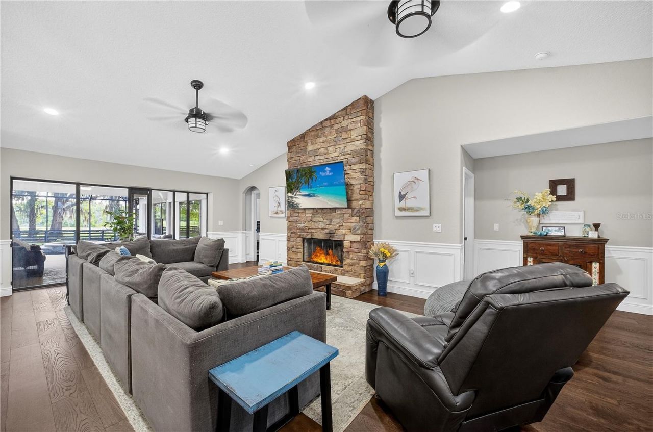 1324 Otters View Court, Fruitland Park, FL 34731 Photo