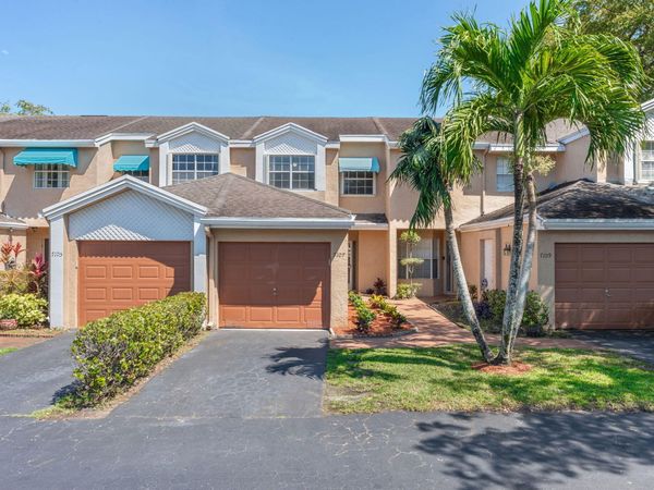 7107 Woodmont Way, Tamarac, FL 33321