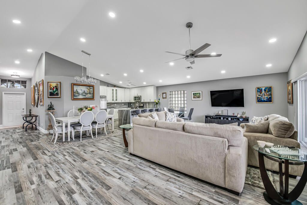 8075 Duomo Circle, Boynton Beach, FL 33472 Photo