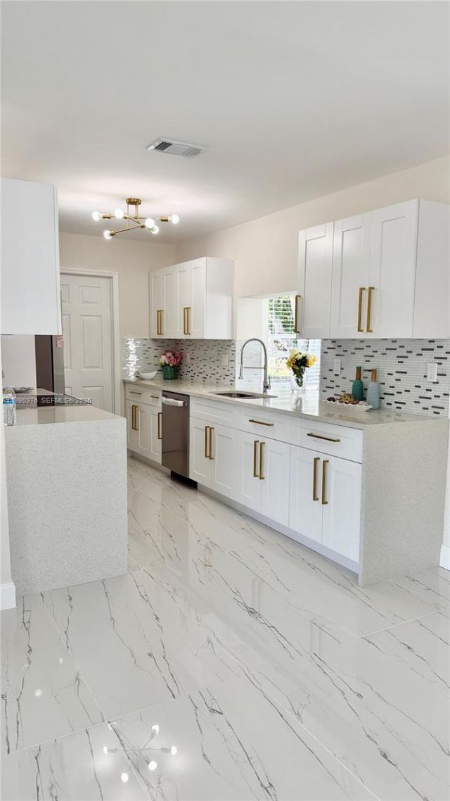 4731 NW 11th St, Lauderhill, FL 33313 Photo