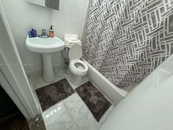 1086 NW 110th St, Unit 3, Miami, FL 33168