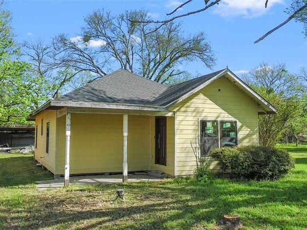 1005 E Evergreen Street , Mexia, TX 76667