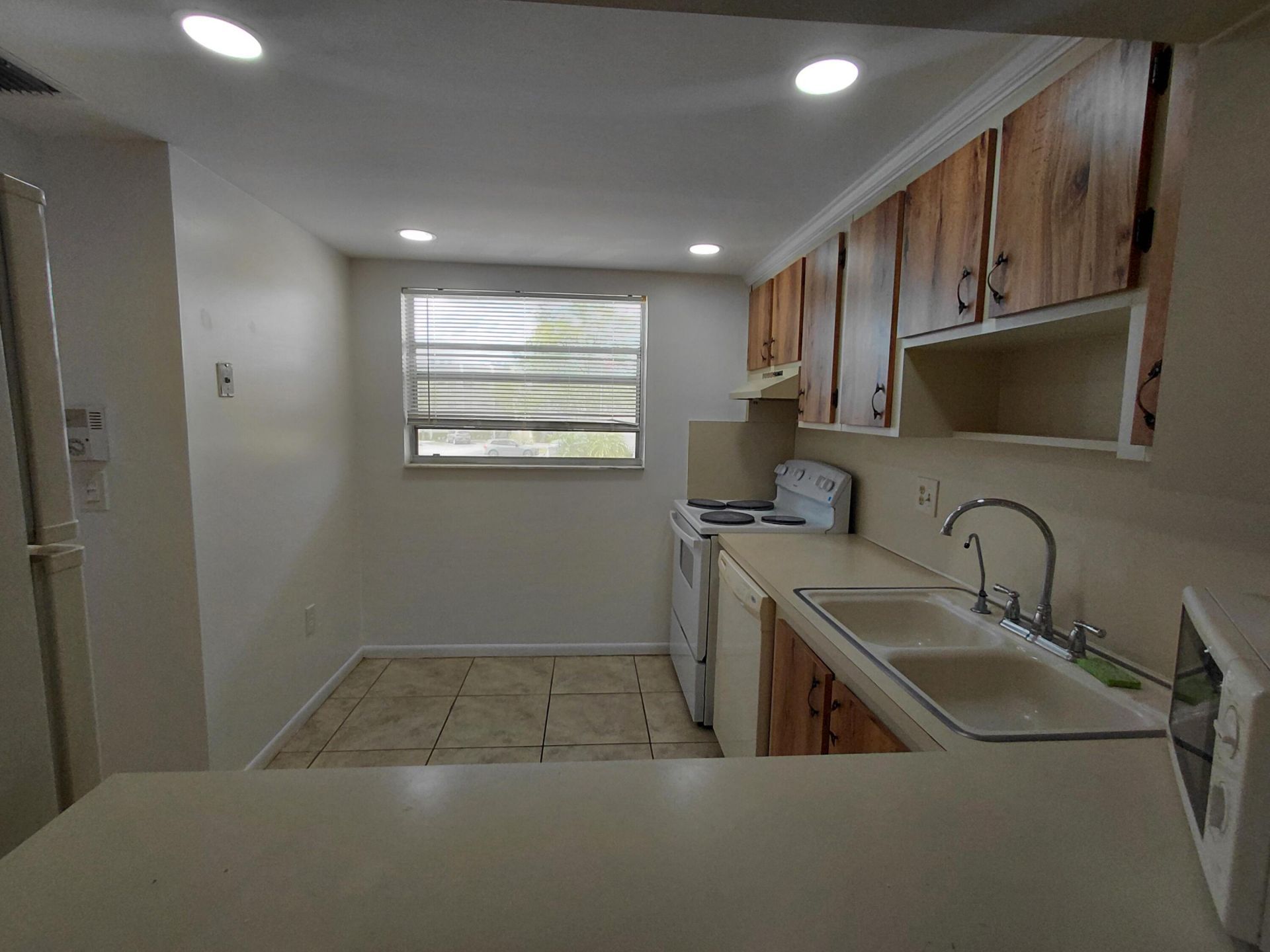 6850 Royal Palm Boulevard, Unit 211g, Margate, FL 33063 Photo