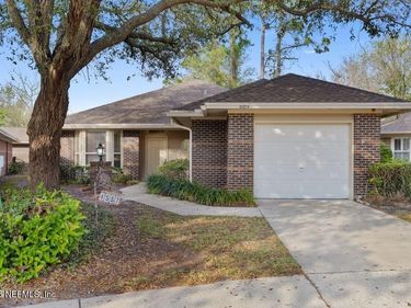 4557 MIDDLETON PARK Circle W, Jacksonville, FL 32224