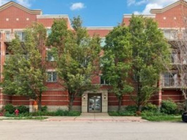 9864 Leland Avenue , Unit 220, Schiller Park, IL 60176