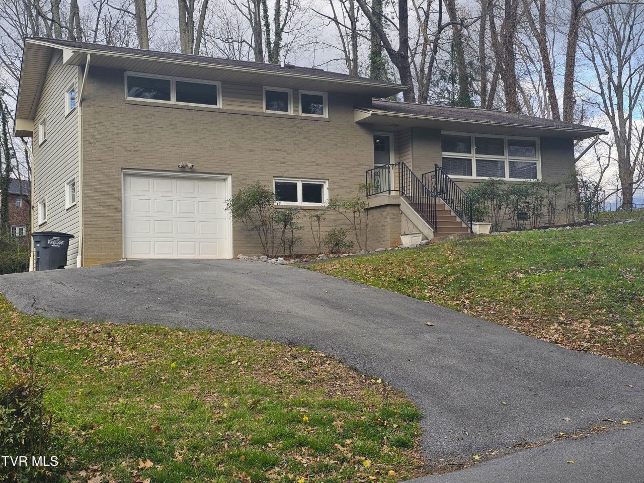 2323 Inglewood Drive, Kingsport, TN 37664 Main Photo