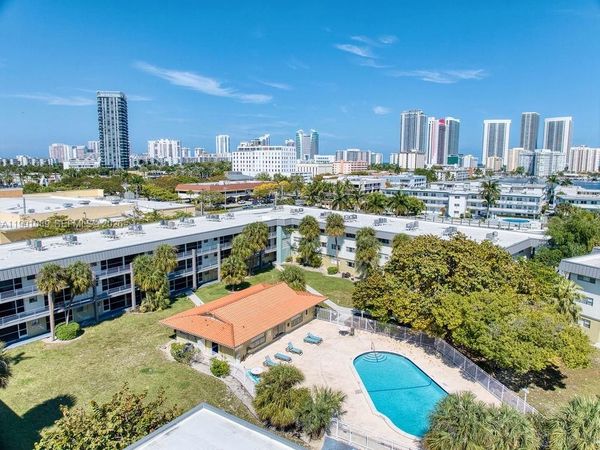 270 Layne Blvd , Unit 207, Hallandale Beach, FL 33009