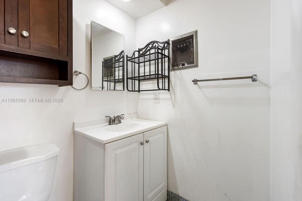 270 Layne Blvd , Unit 207, Hallandale Beach, FL 33009 Photo