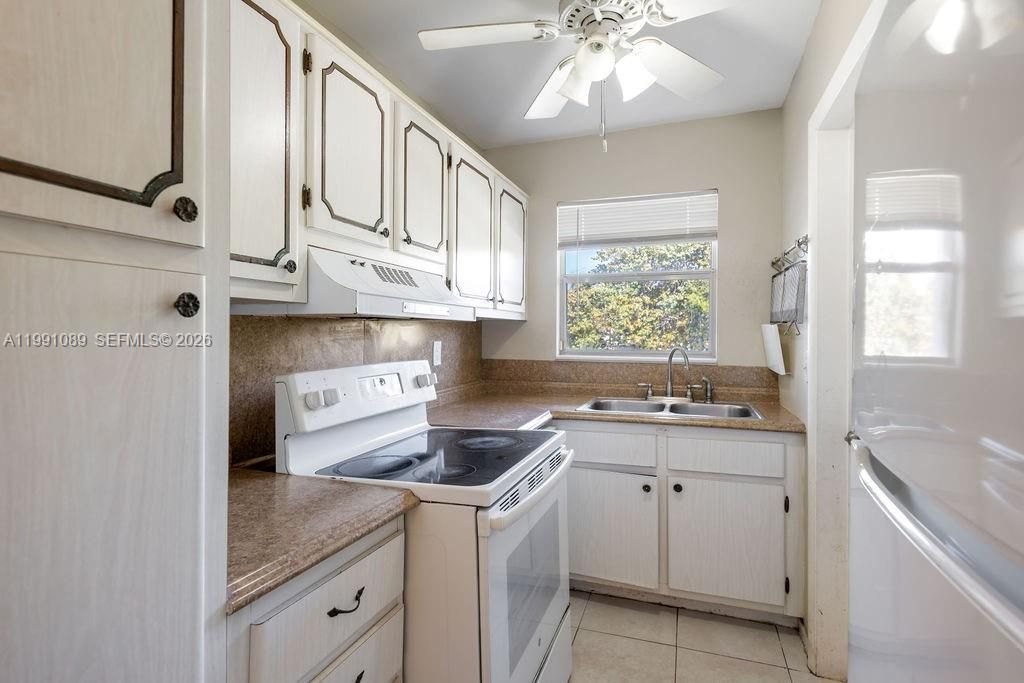 270 Layne Blvd , Unit 207, Hallandale Beach, FL 33009 Photo