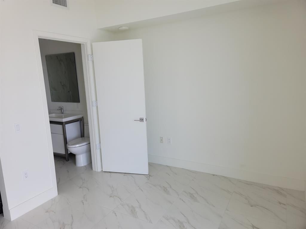 2000 Metropica Way, Unit 2107, Sunrise, FL 33323 Photo