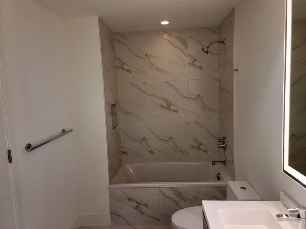 2000 Metropica Way, Unit 2107, Sunrise, FL 33323 Photo