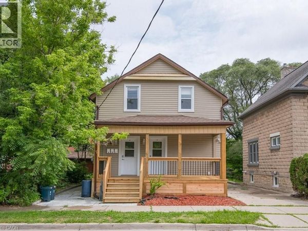 8 ROSLIN Avenue South, Unit A, Waterloo, ON N2L2G5