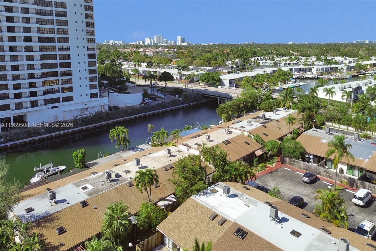 2619 S Parkview Dr , Hallandale Beach, FL 33009 Photo