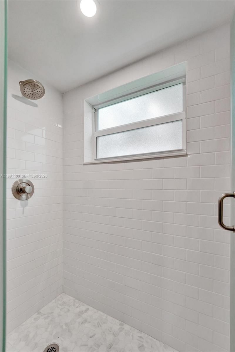 9330 Lagoon Pl, Unit 109, Davie, FL 33324 Photo