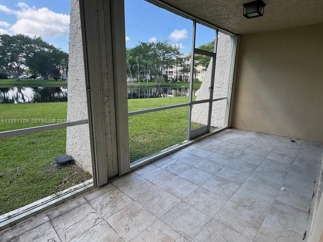 9330 Lagoon Pl , Unit 109, Davie, FL 33324 Photo