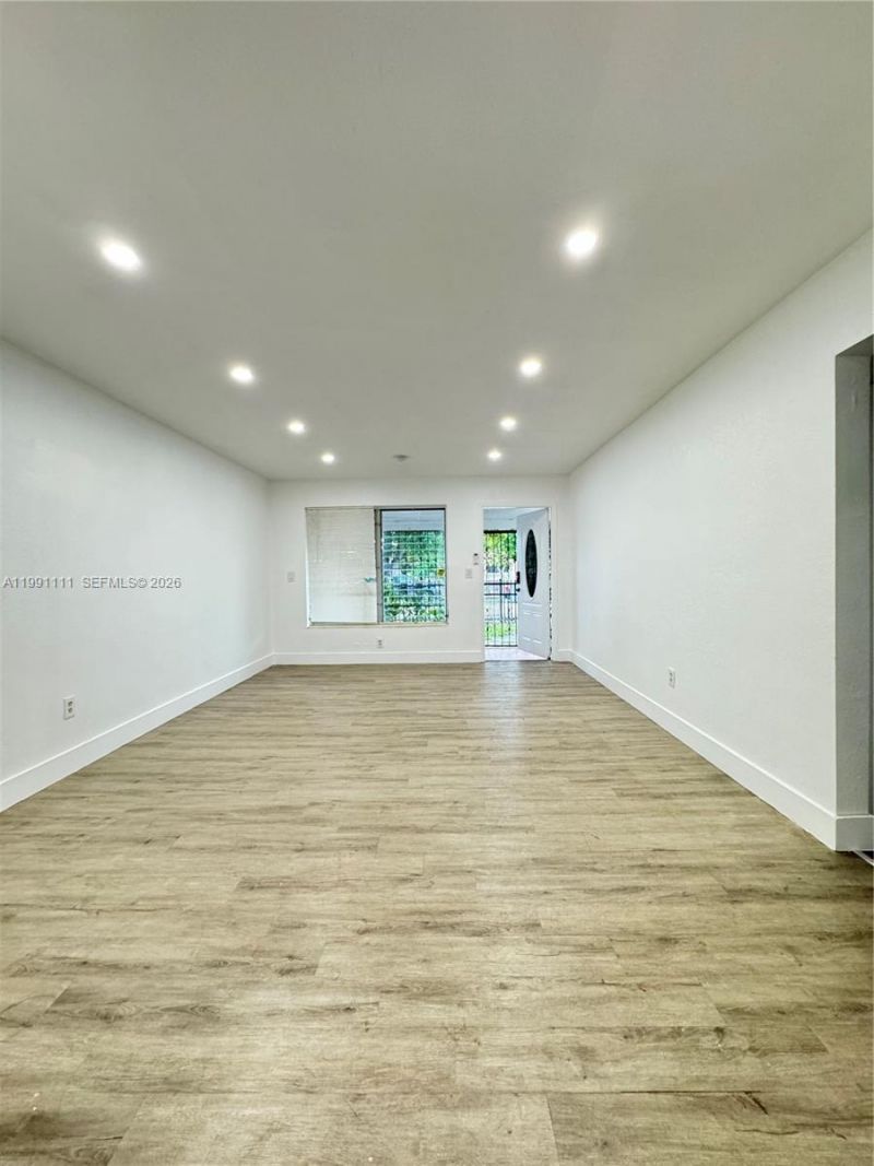 1086 NW 110th St, Unit 1, Miami, FL 33168 Photo