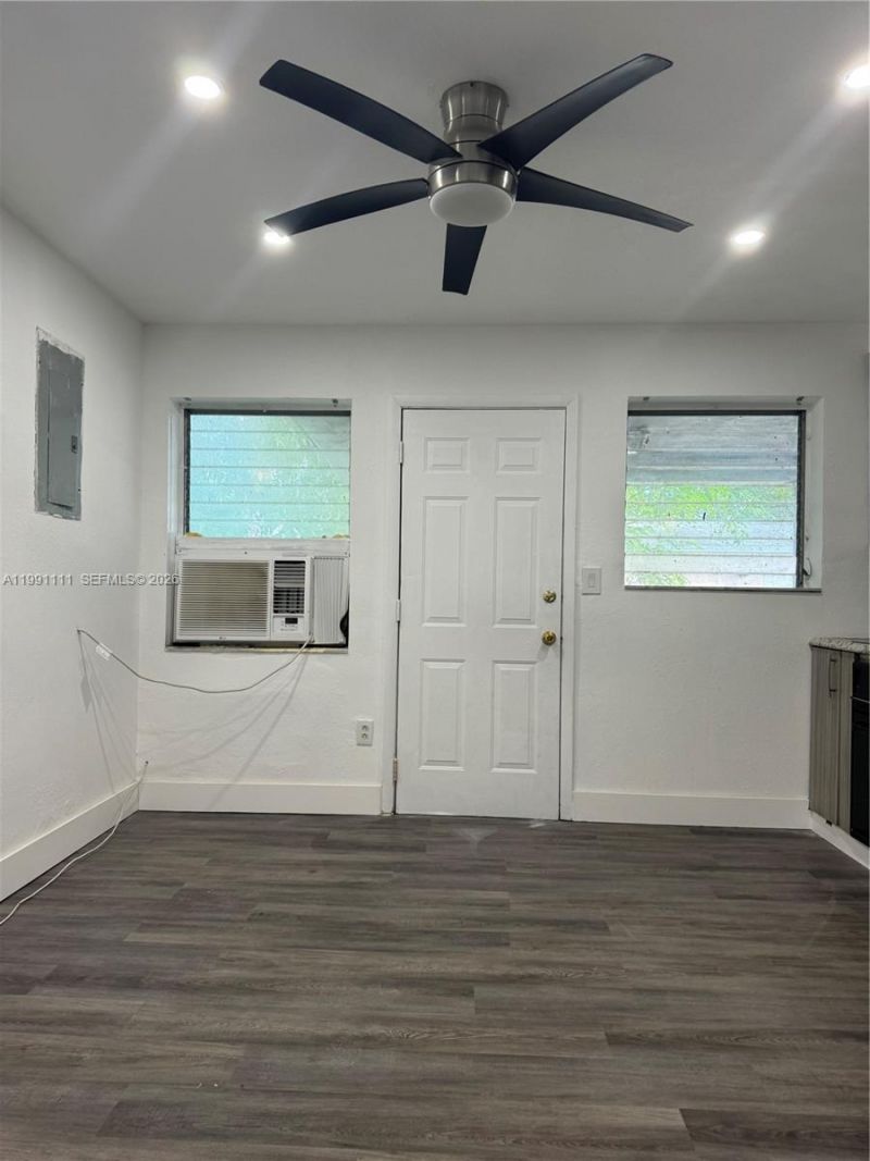 1086 NW 110th St, Unit 1, Miami, FL 33168 Photo