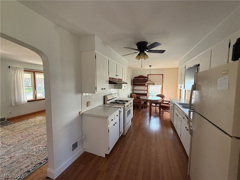 102 Furlen Court, Hubbard, OH 44425 Photo 5